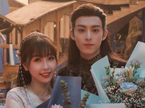 虞书欣王鹤棣娱乐吃瓜